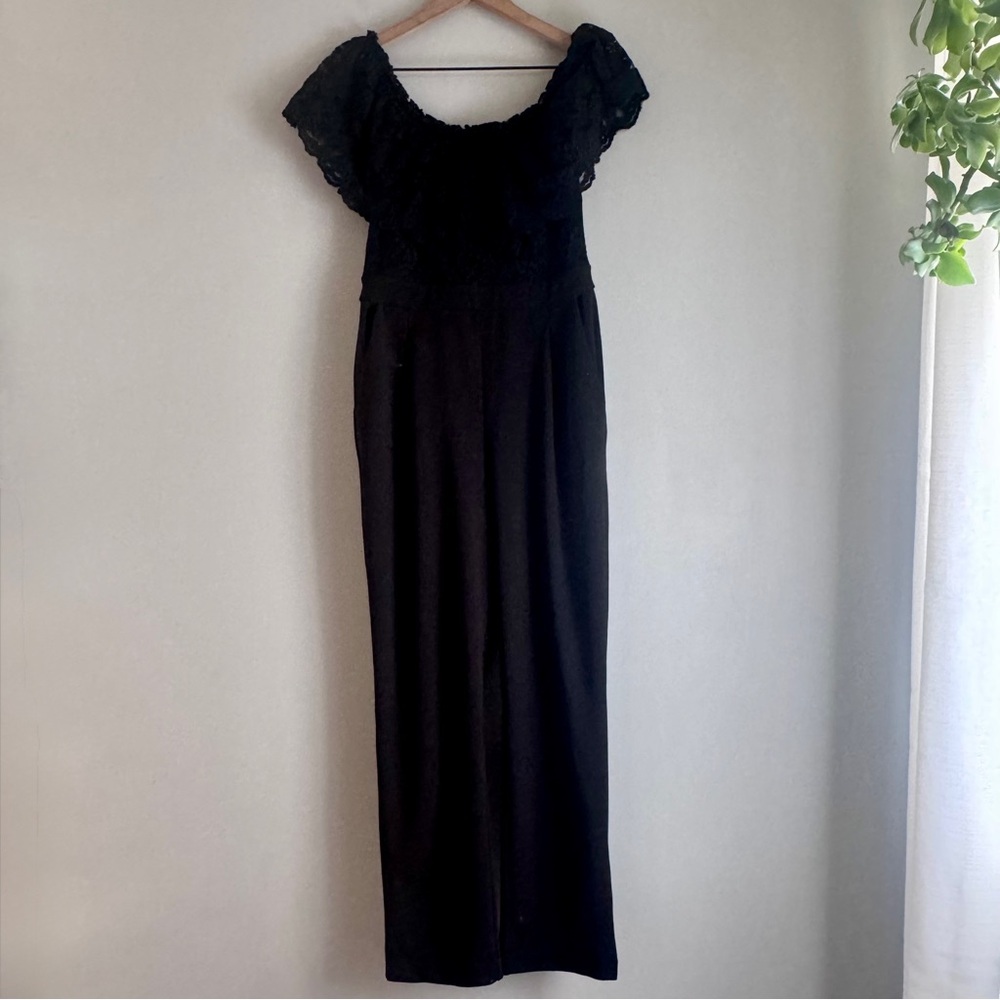 Express Black Off The Shoulder Lace Bodice Tapered Leg Jumpsuit Size 8 - Picture 3 of 9